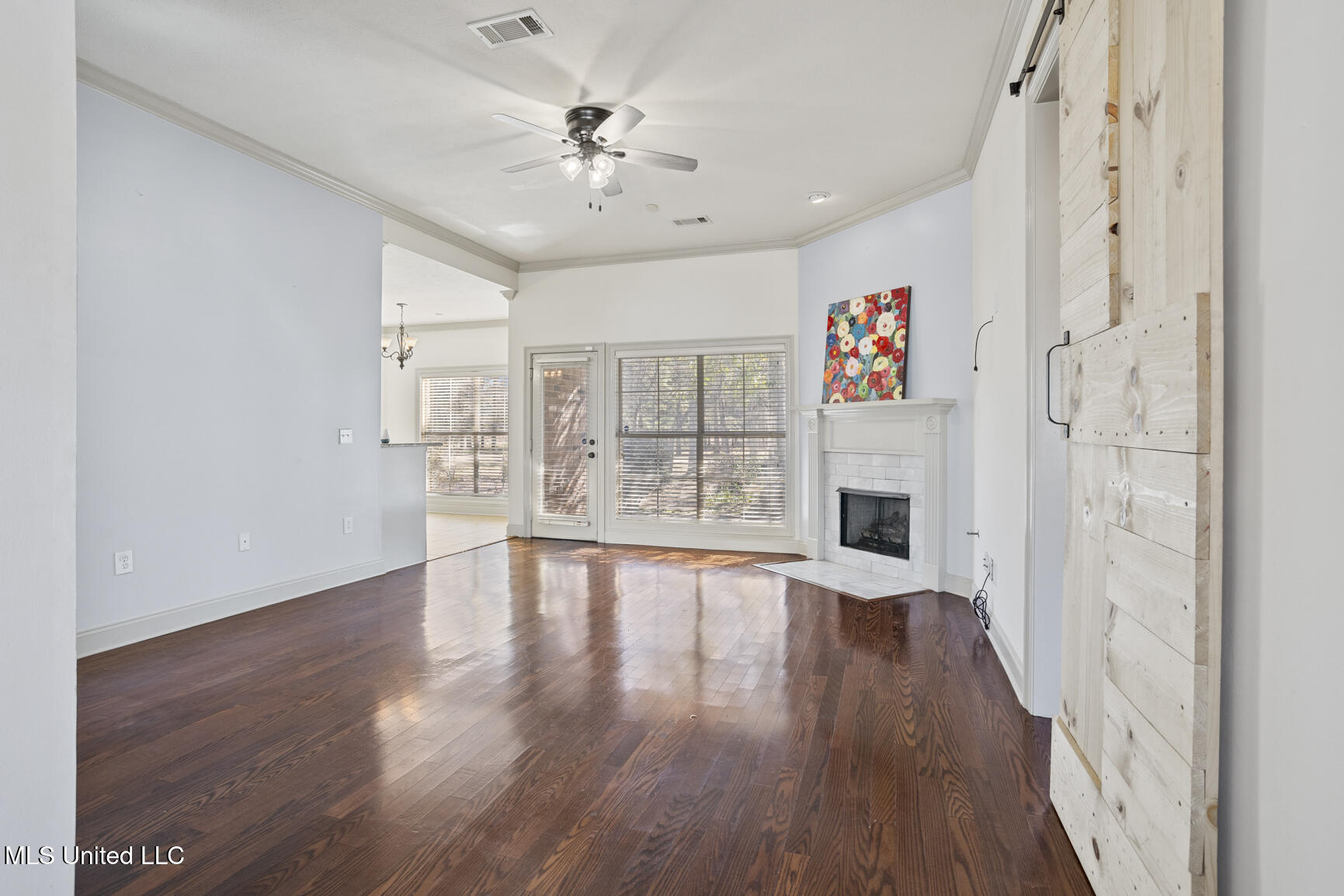 1911 E Ridge Circle