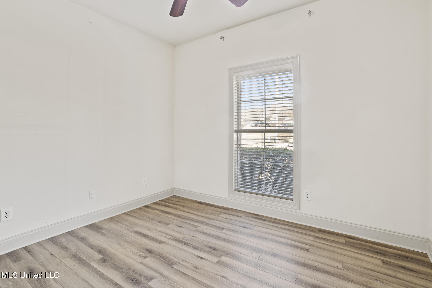 1911 E Ridge Circle