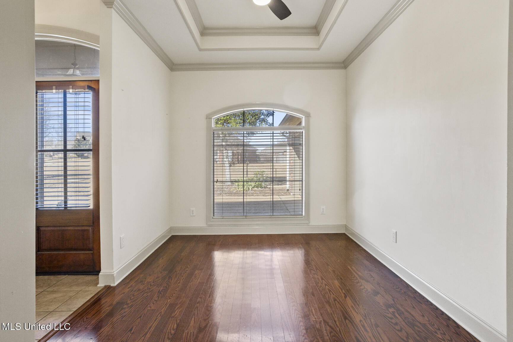 1911 E Ridge Circle