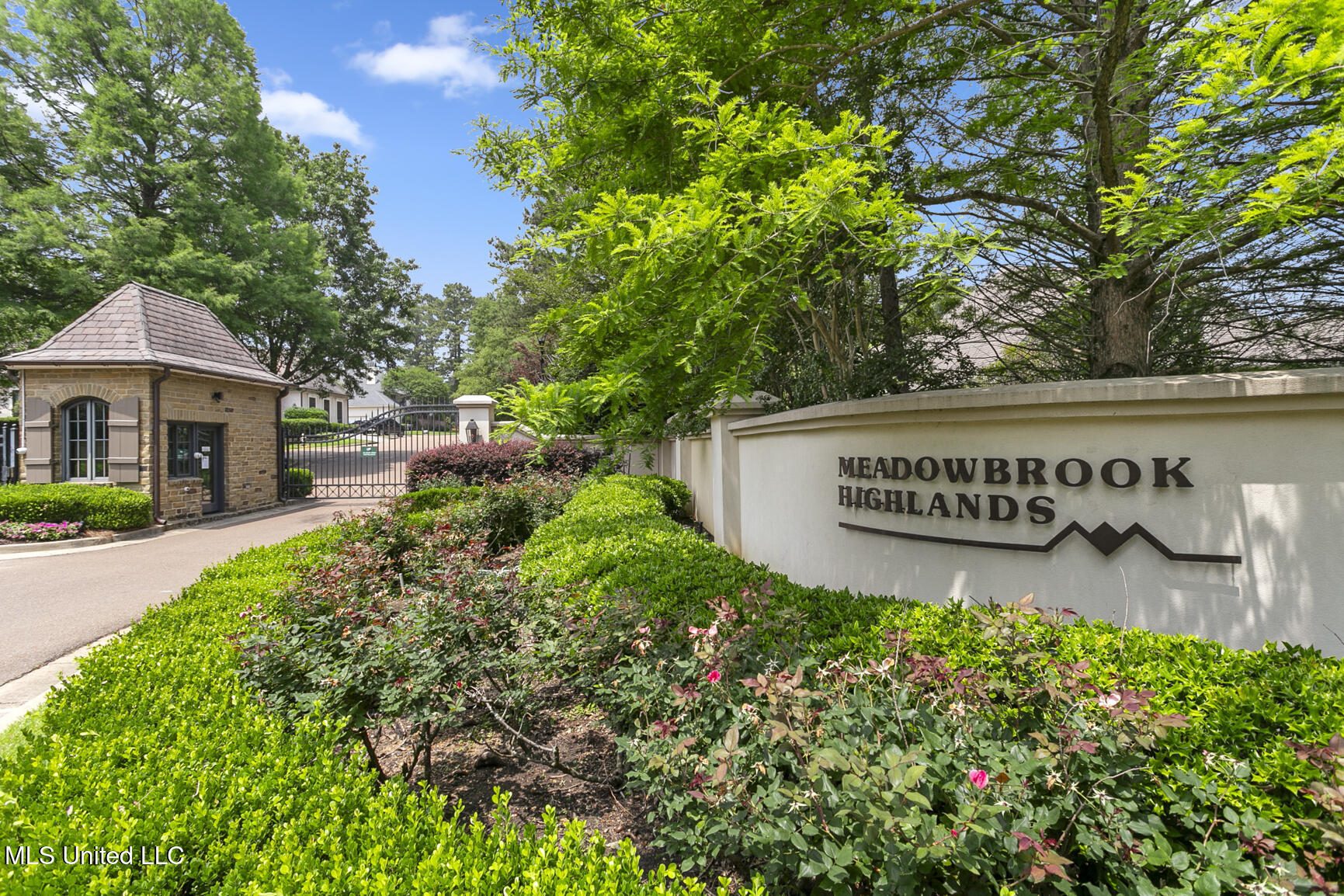 106 N Meadowbrook