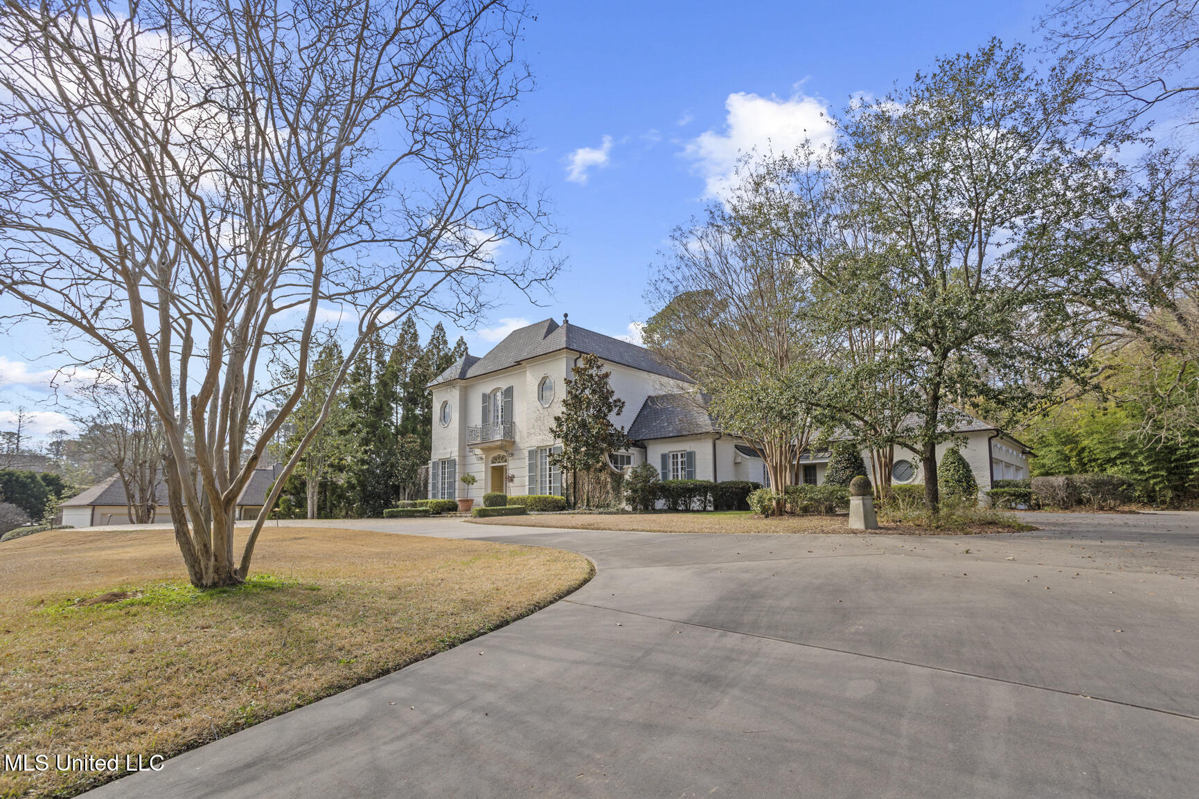 106 N Meadowbrook