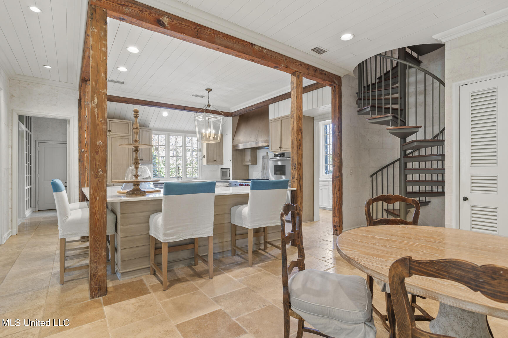 106 N Meadowbrook