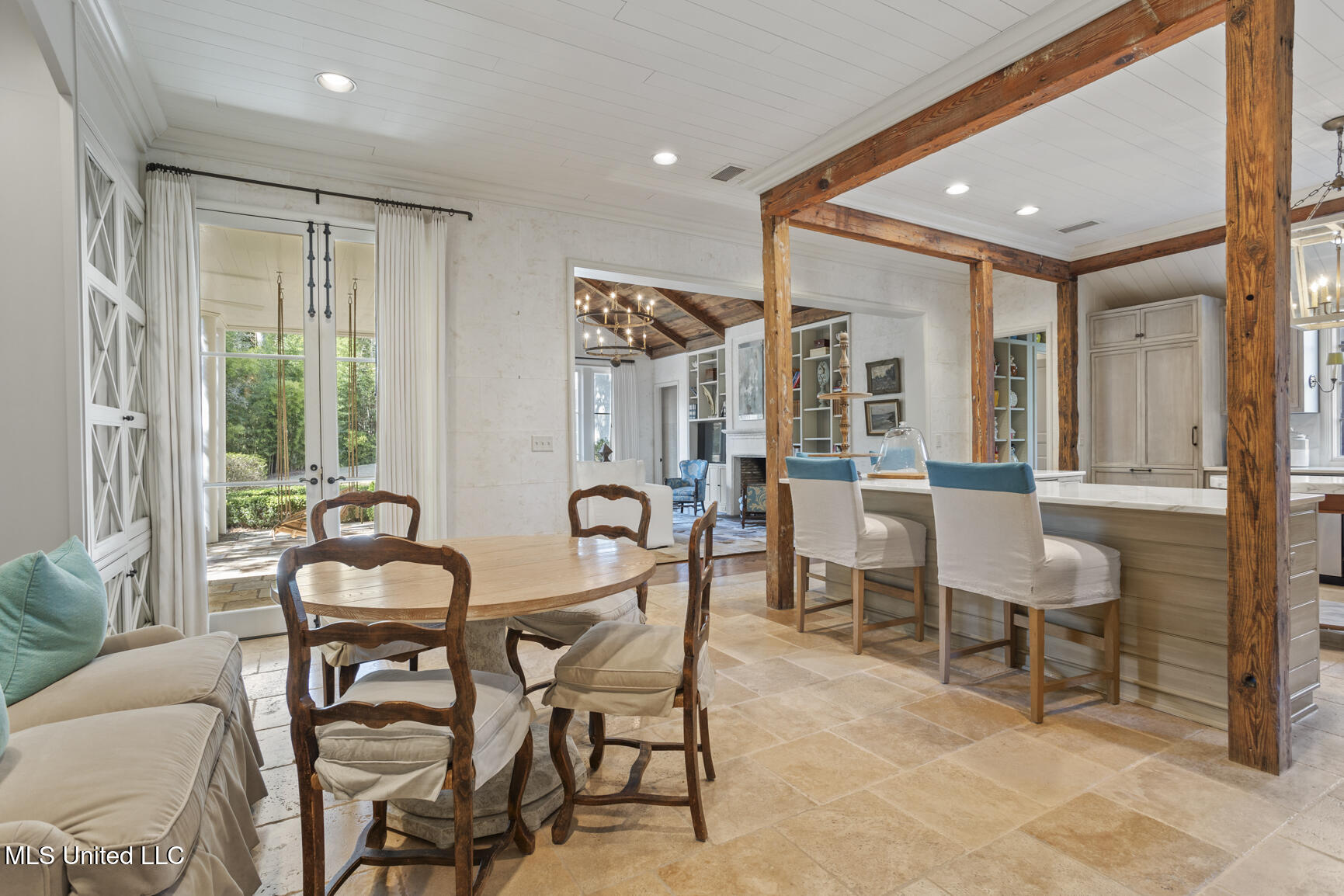 106 N Meadowbrook