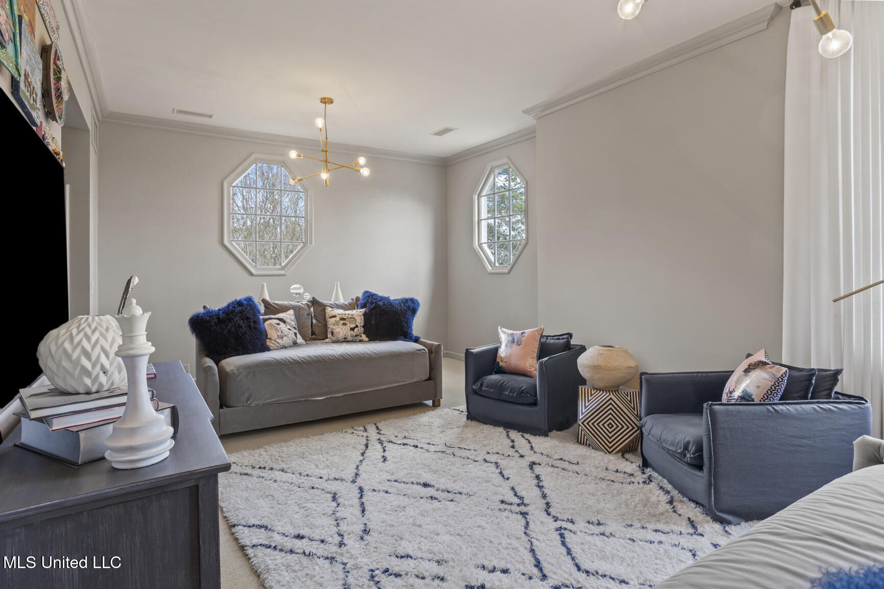 106 N Meadowbrook