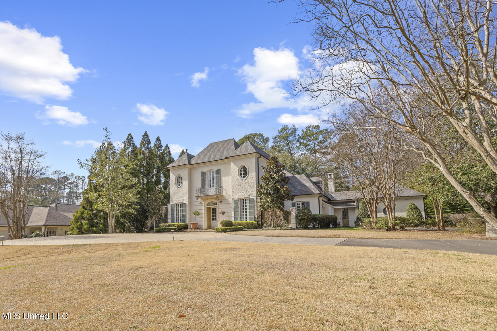 106 N Meadowbrook