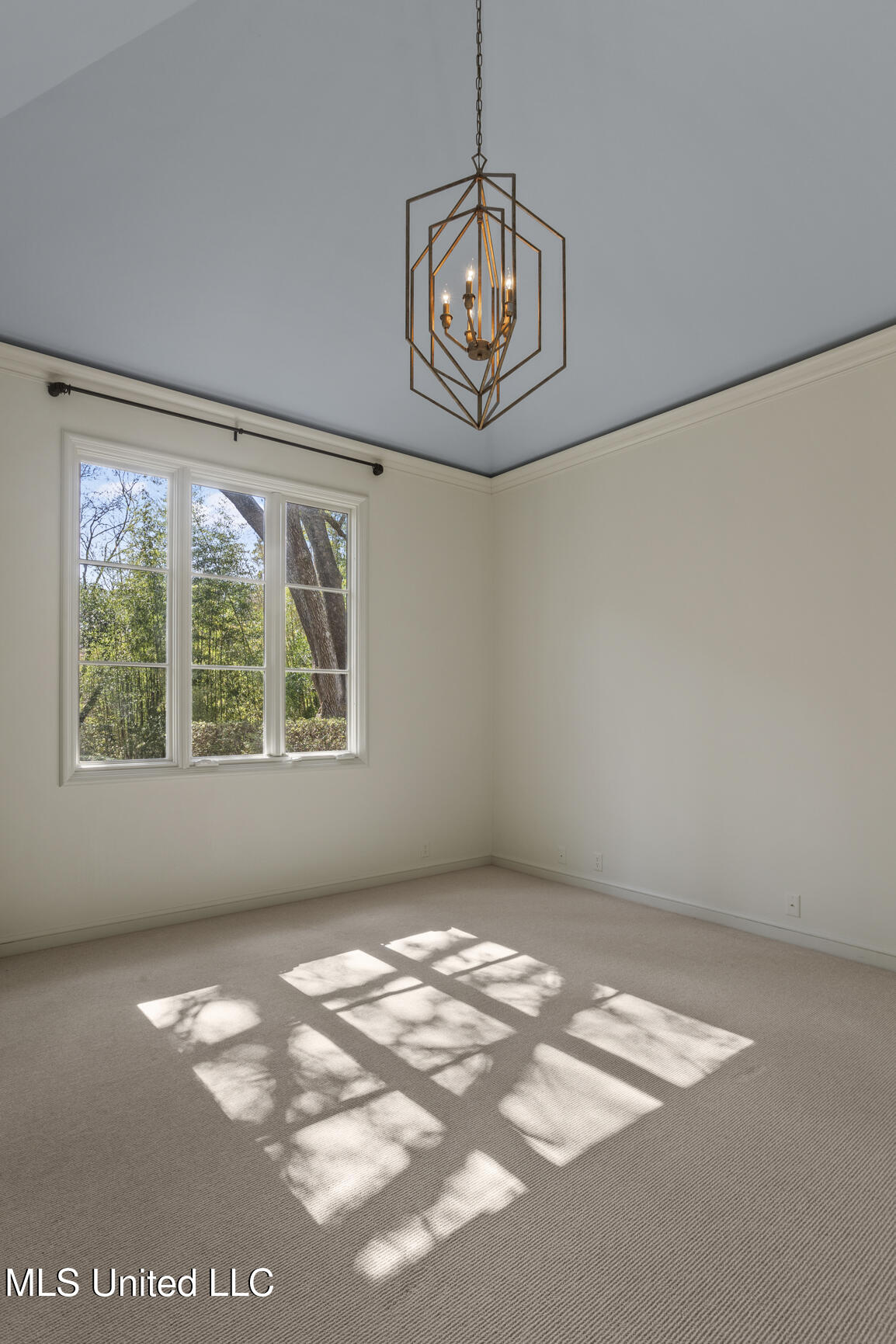 106 N Meadowbrook