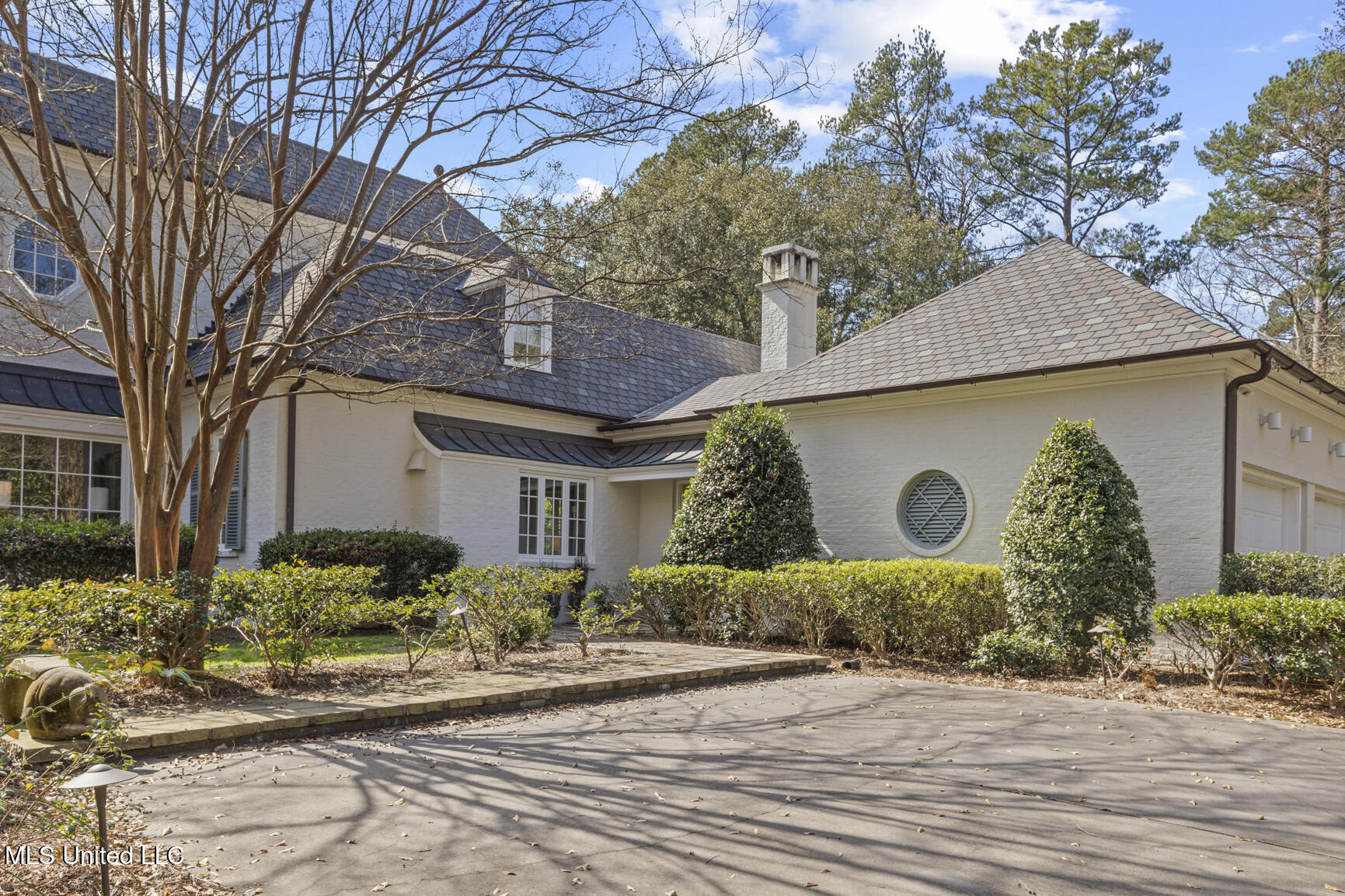 106 N Meadowbrook