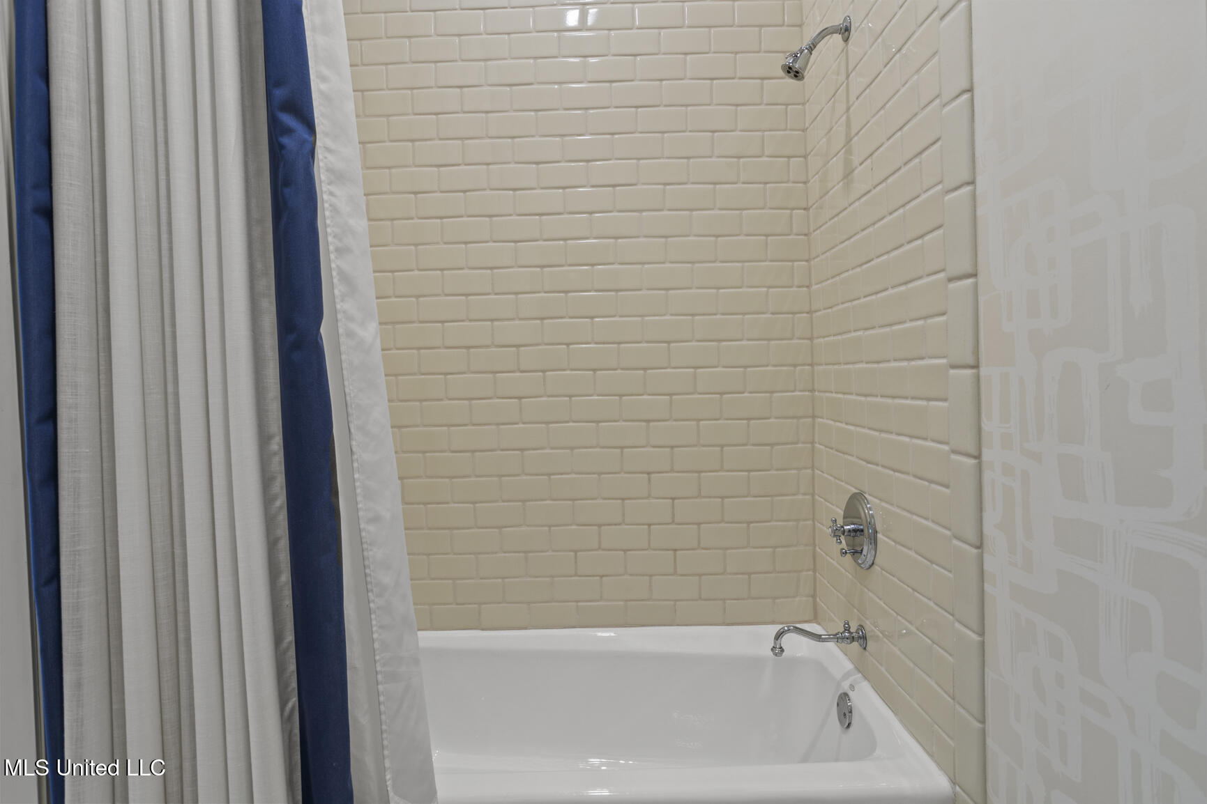 106 N Meadowbrook