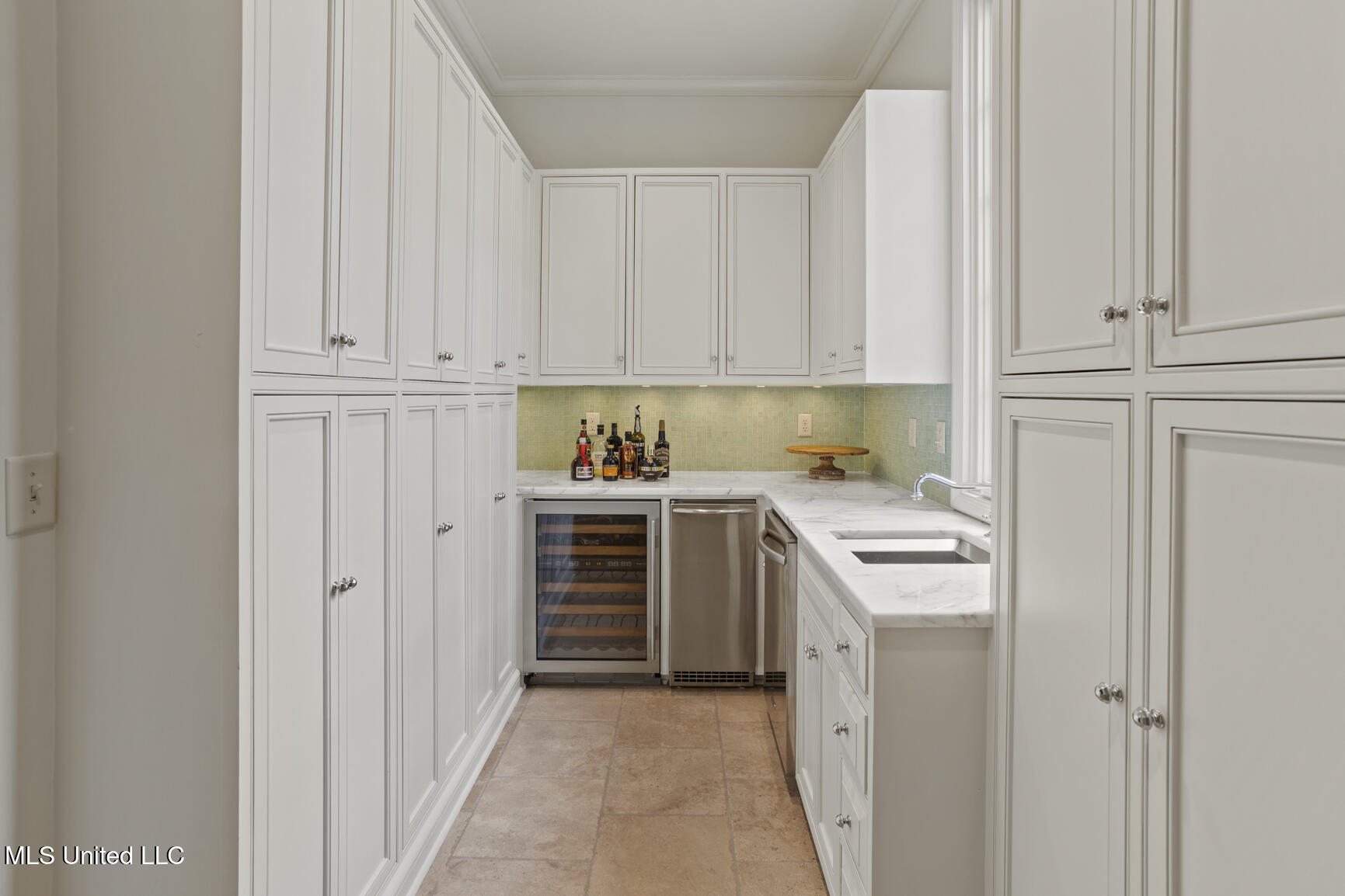 106 N Meadowbrook