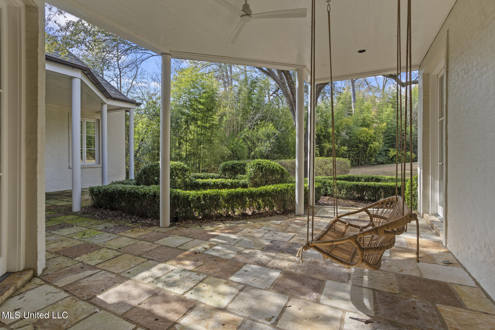 106 N Meadowbrook
