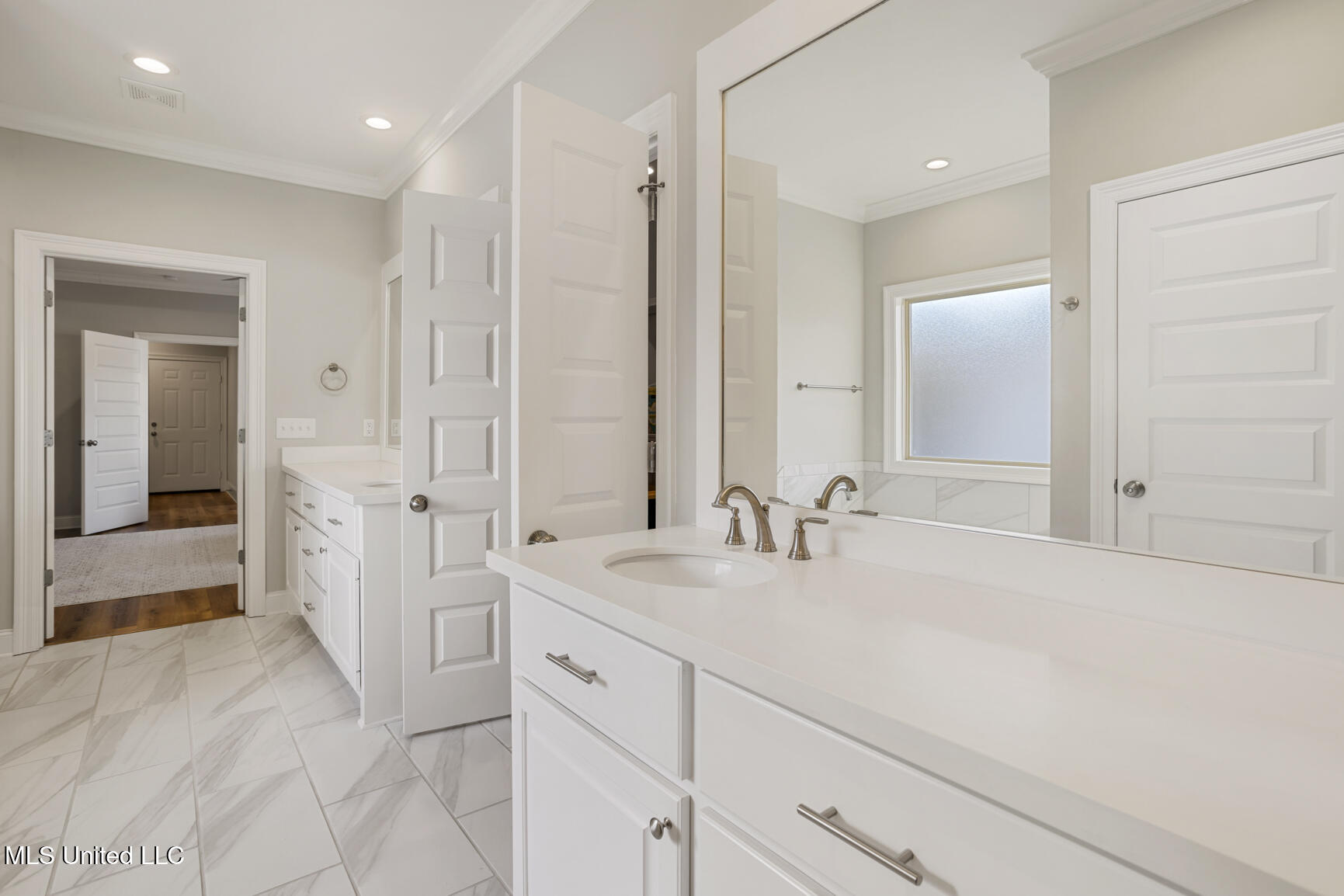261 Kingswood Place