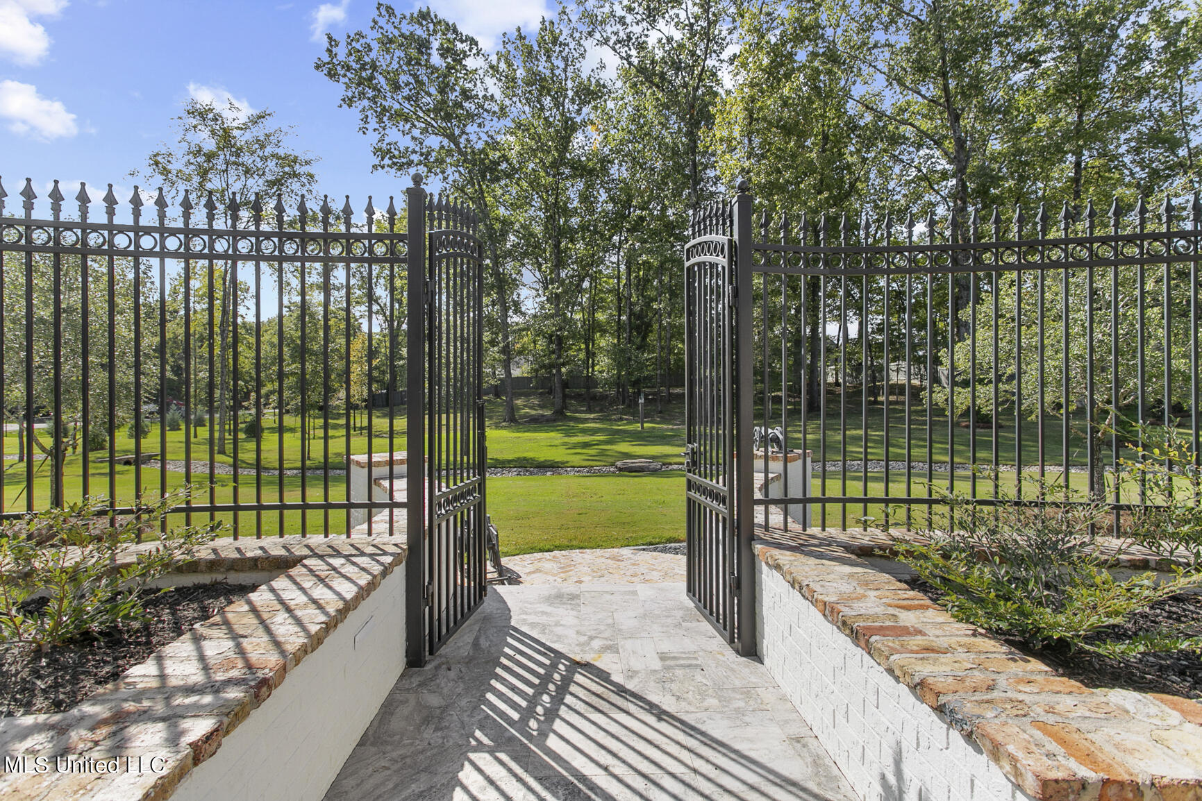 201 Hidden Creek Circle