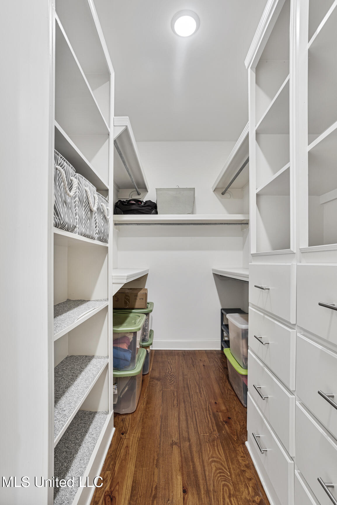 126 Nestling Cove