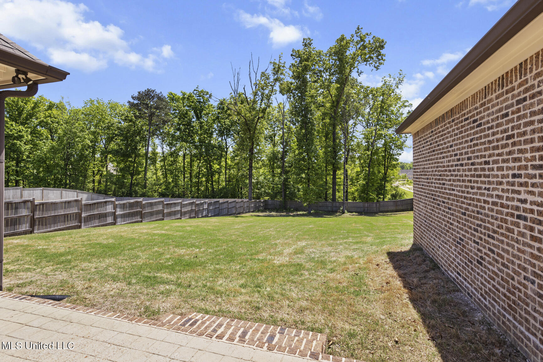 126 Nestling Cove