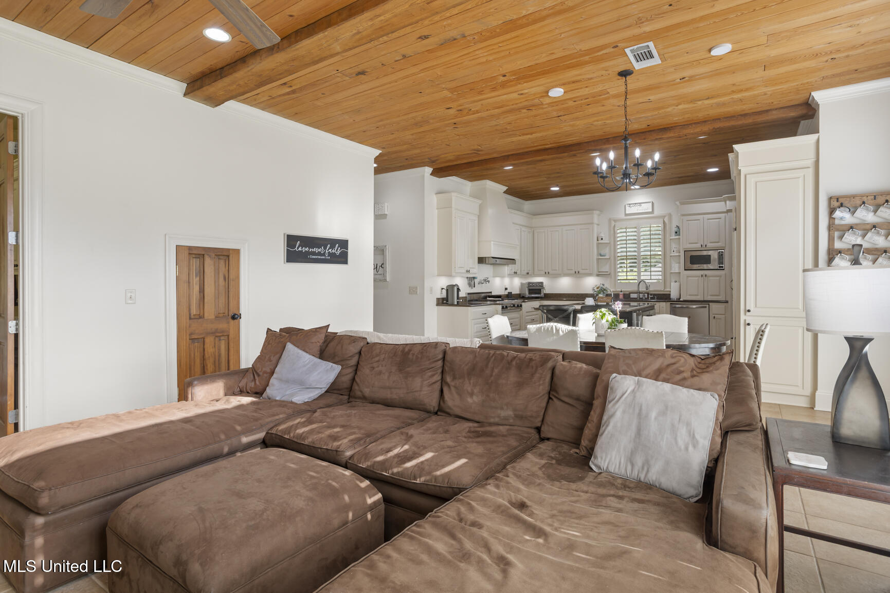 100 Catherine Cove