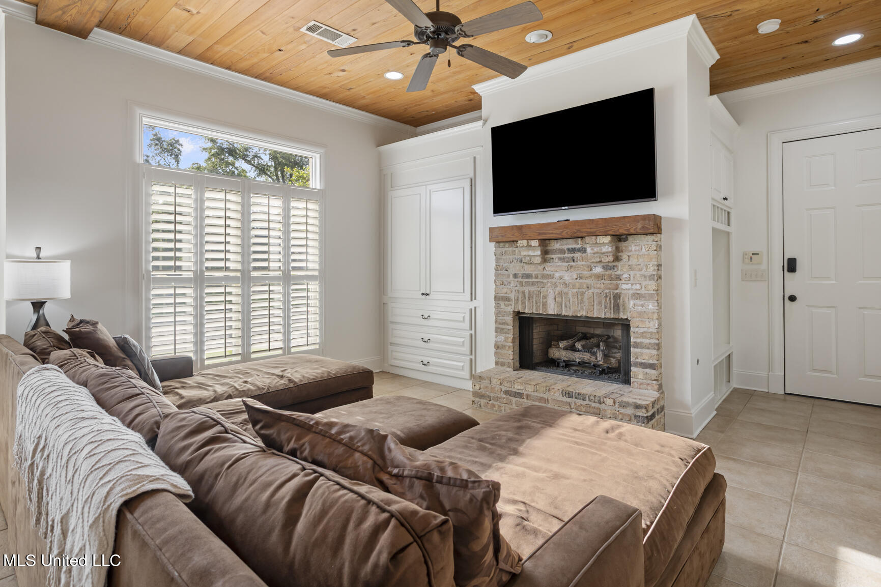 100 Catherine Cove