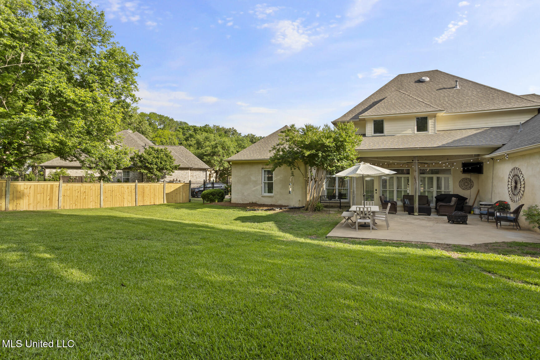 100 Catherine Cove