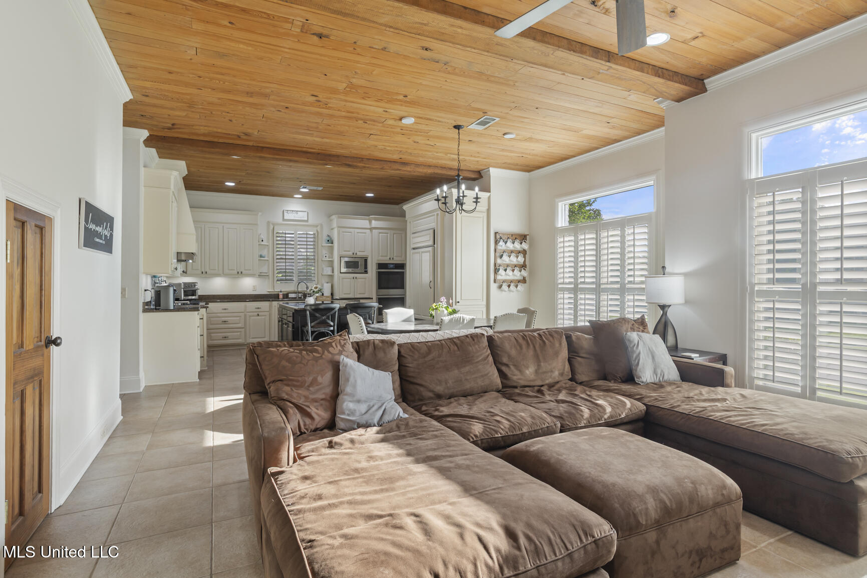 100 Catherine Cove