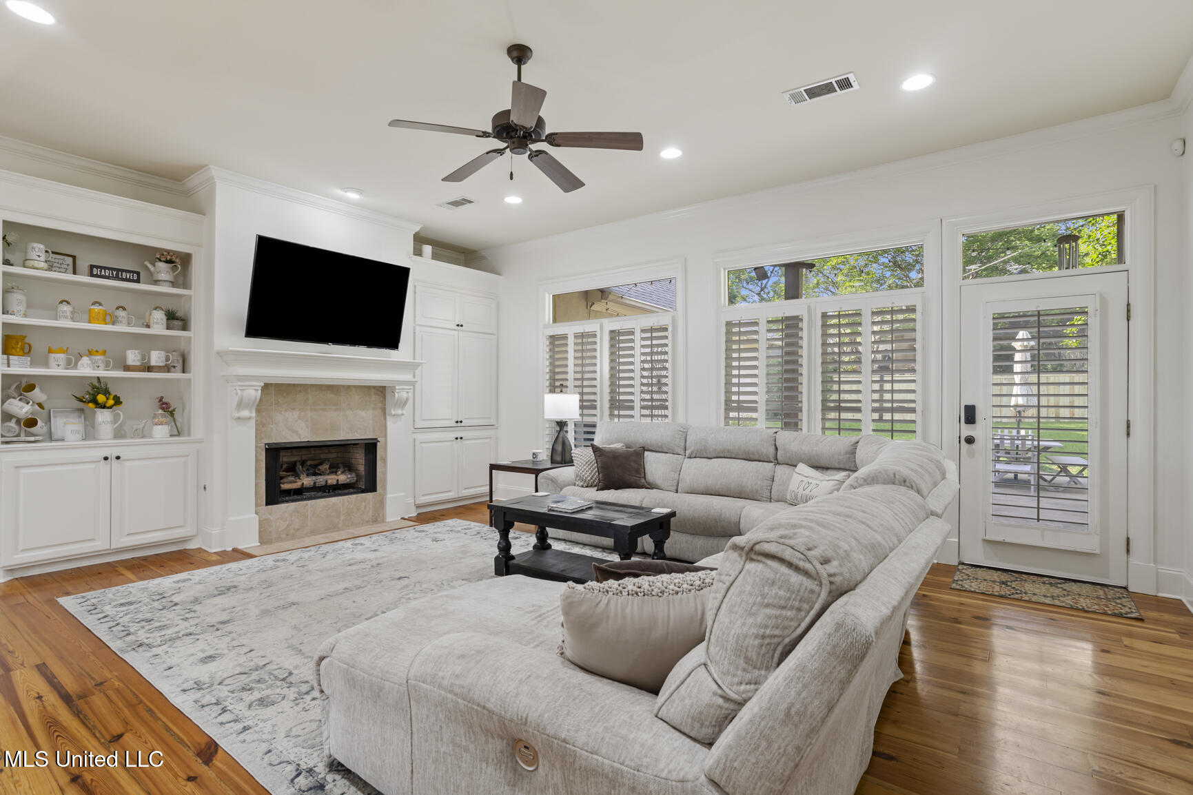100 Catherine Cove