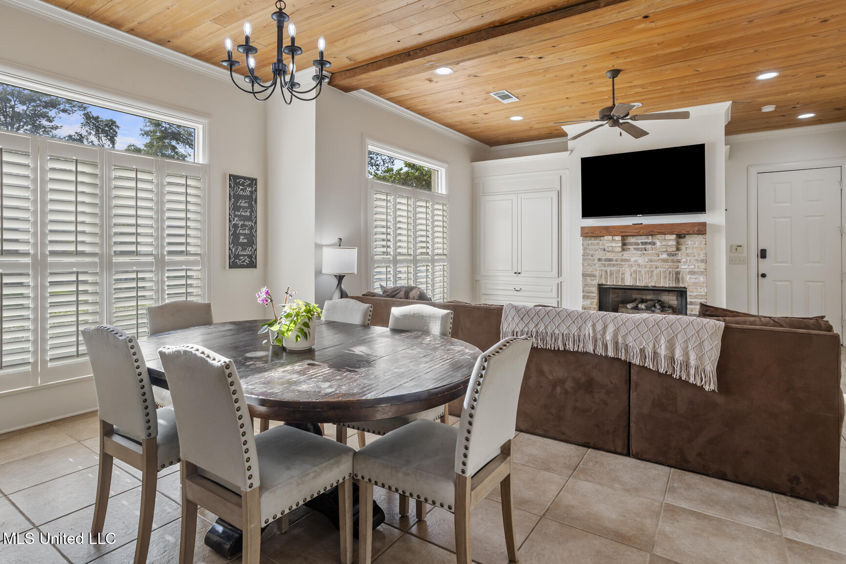 100 Catherine Cove