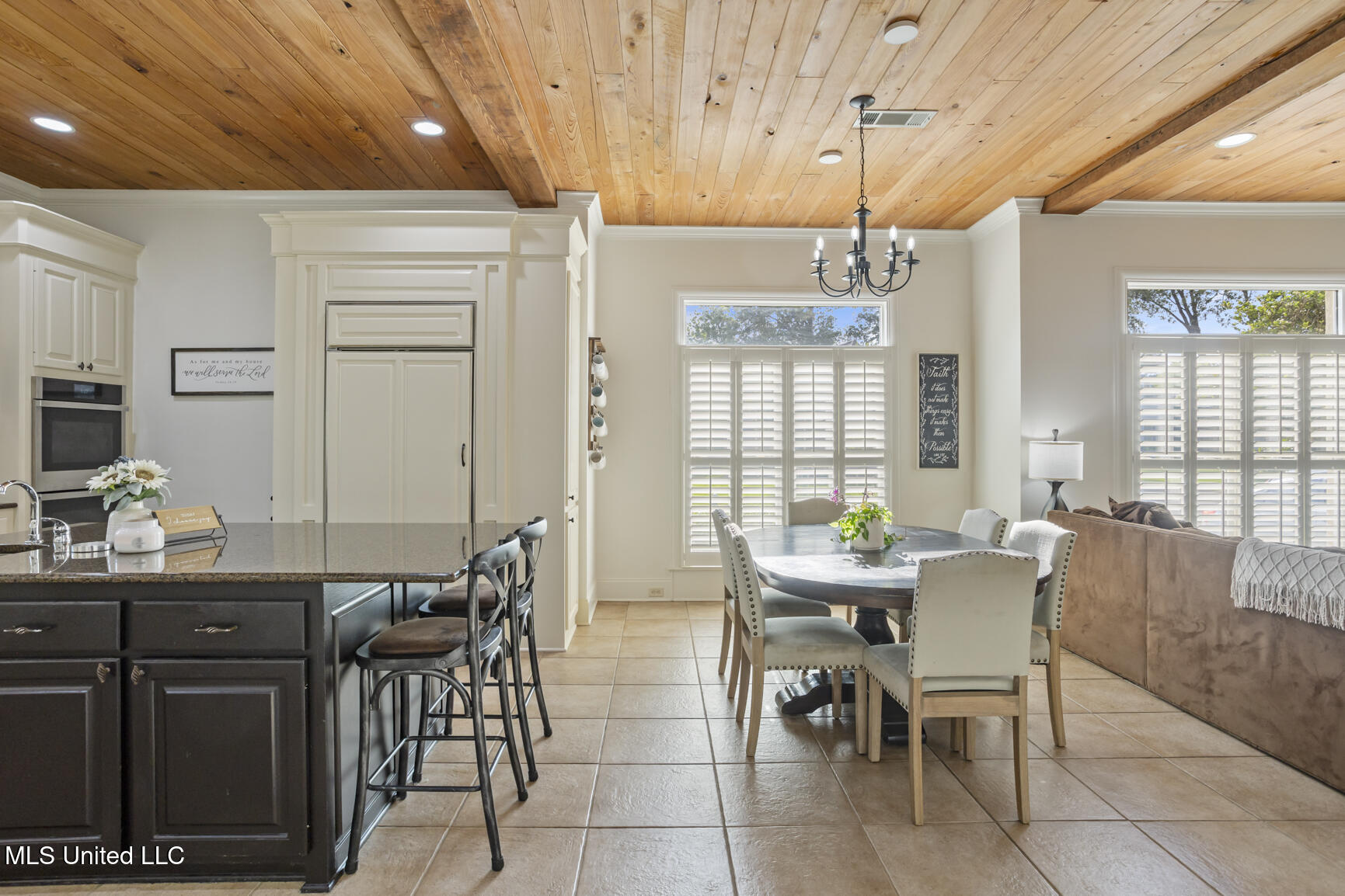 100 Catherine Cove