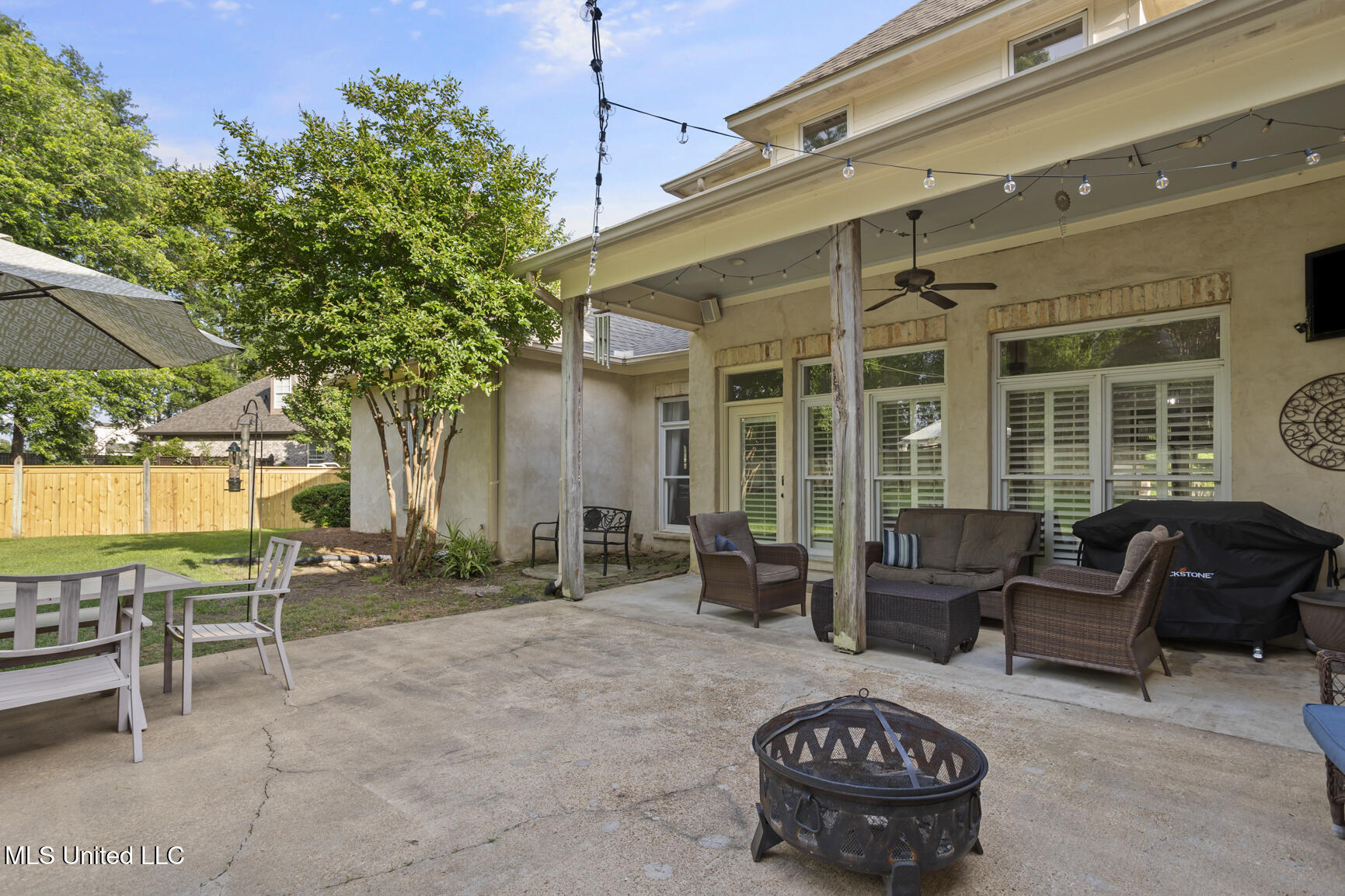 100 Catherine Cove