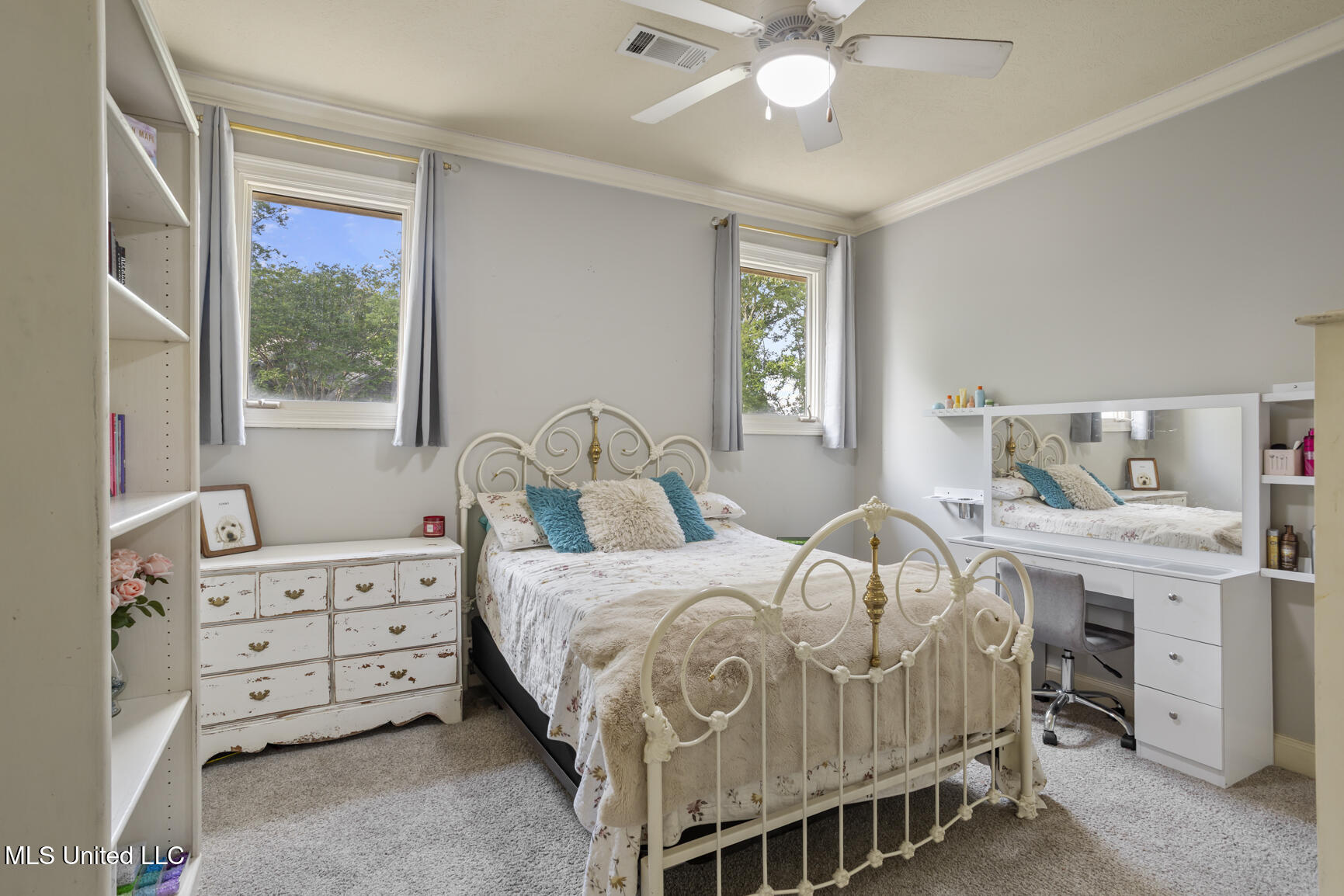 100 Catherine Cove