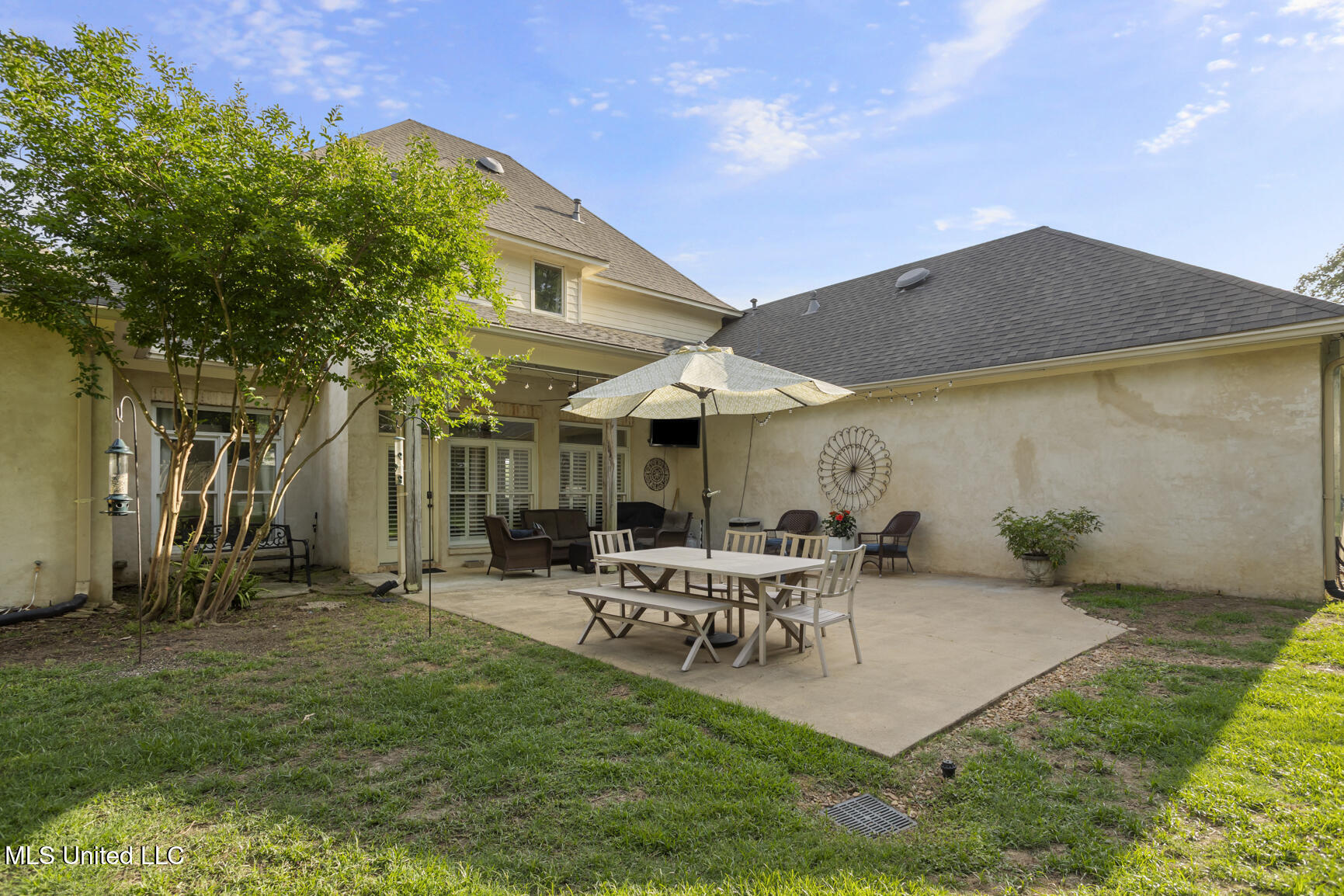 100 Catherine Cove