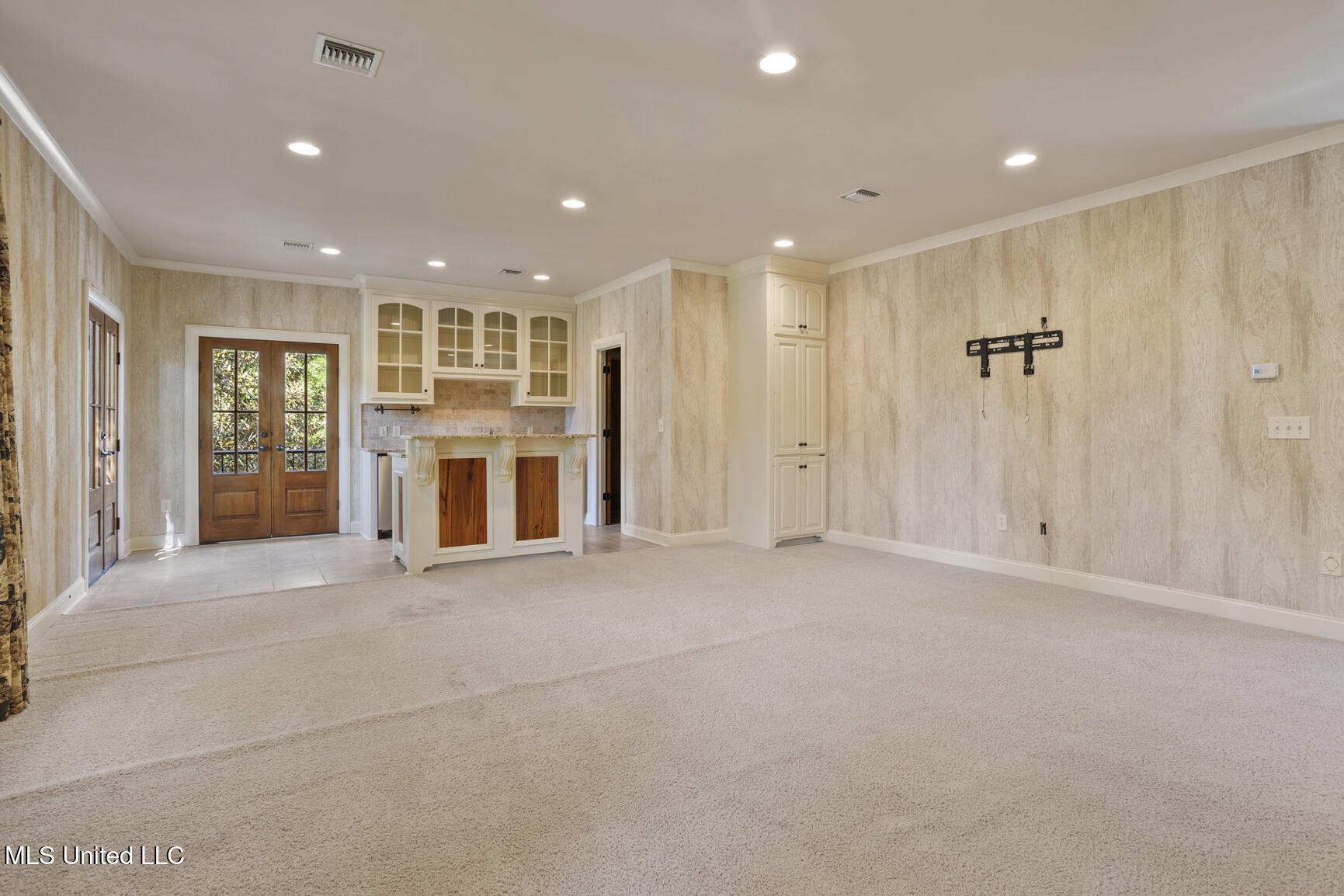 111 Johnstone Drive