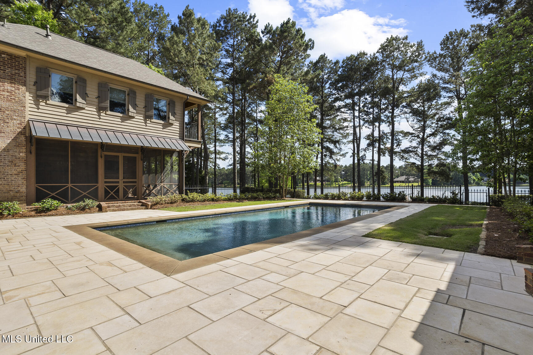 111 Johnstone Drive