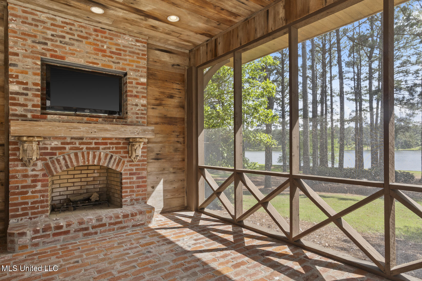 111 Johnstone Drive