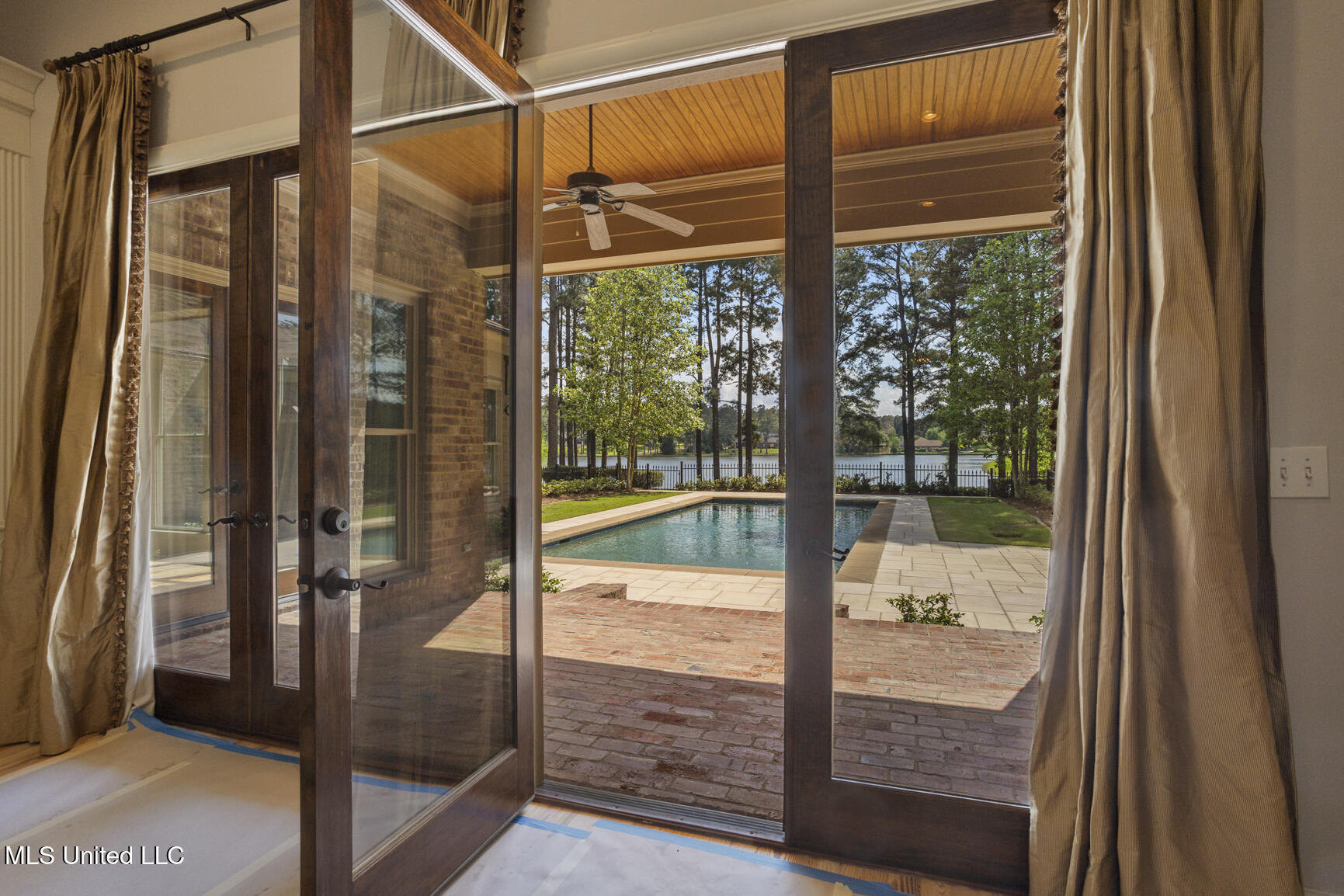 111 Johnstone Drive