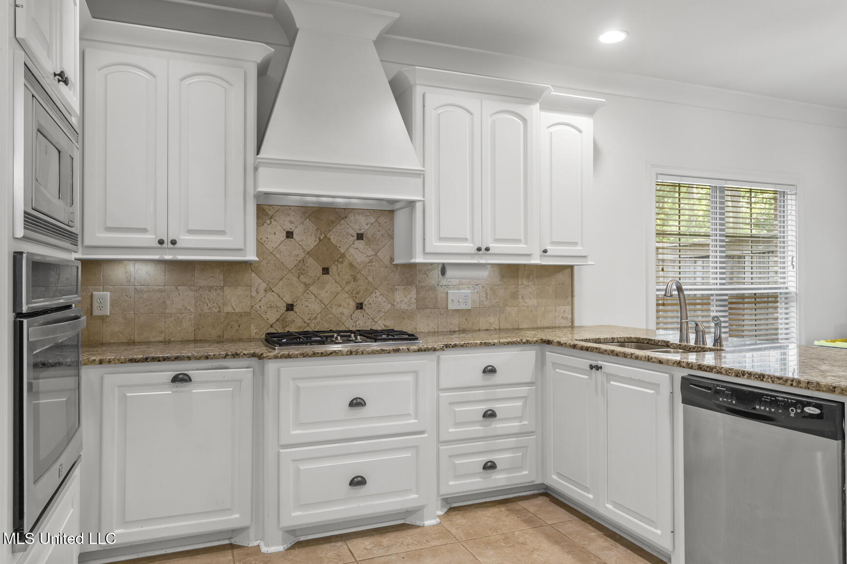 111 Claw Creek Cove