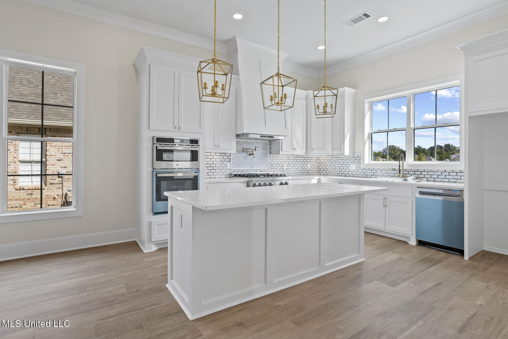 102 Venice Circle, Madison