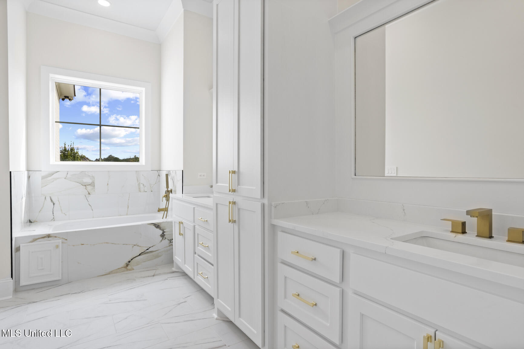 102 Venice Circle, Madison