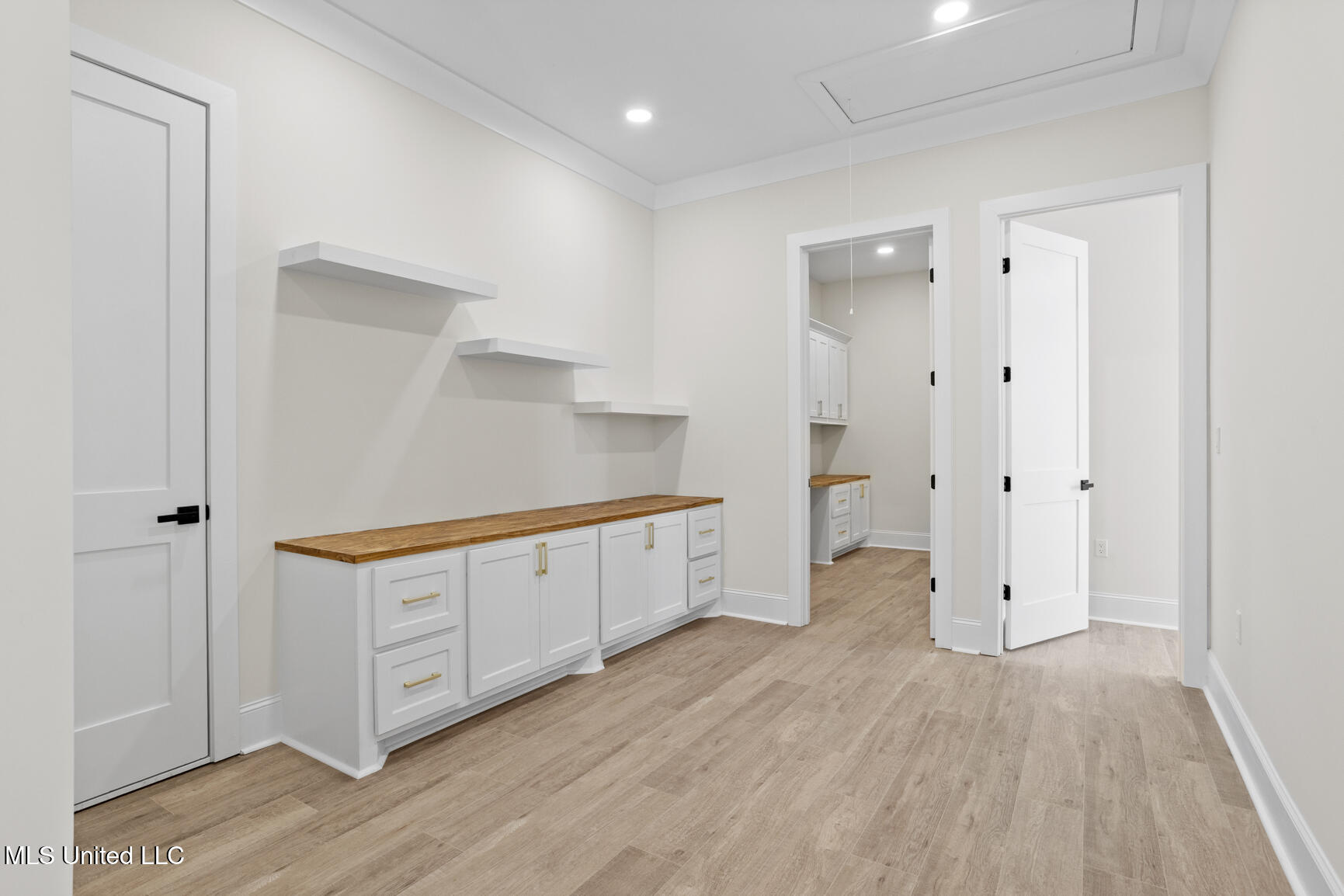 102 Venice Circle, Madison