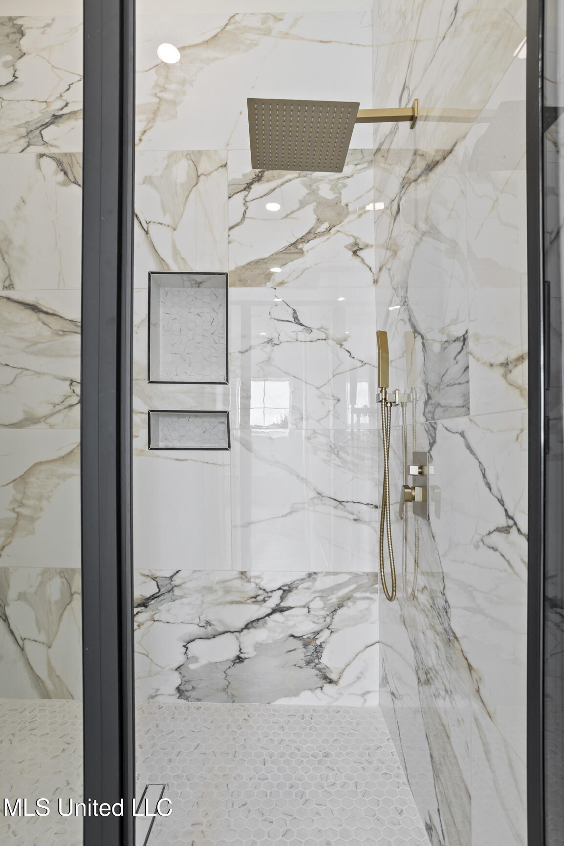 102 Venice Circle, Madison