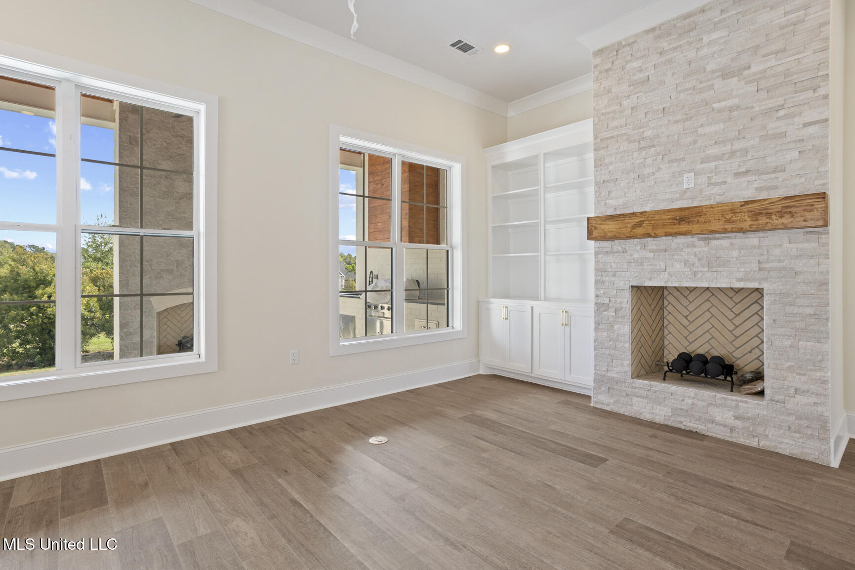 102 Venice Circle, Madison