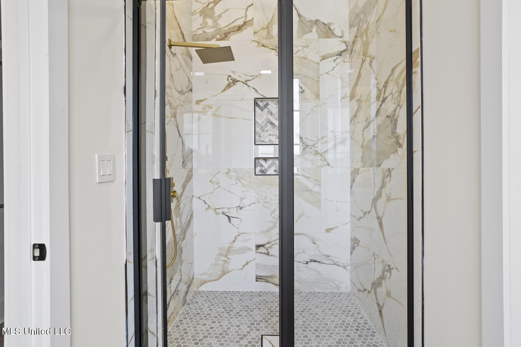 102 Venice Circle, Madison