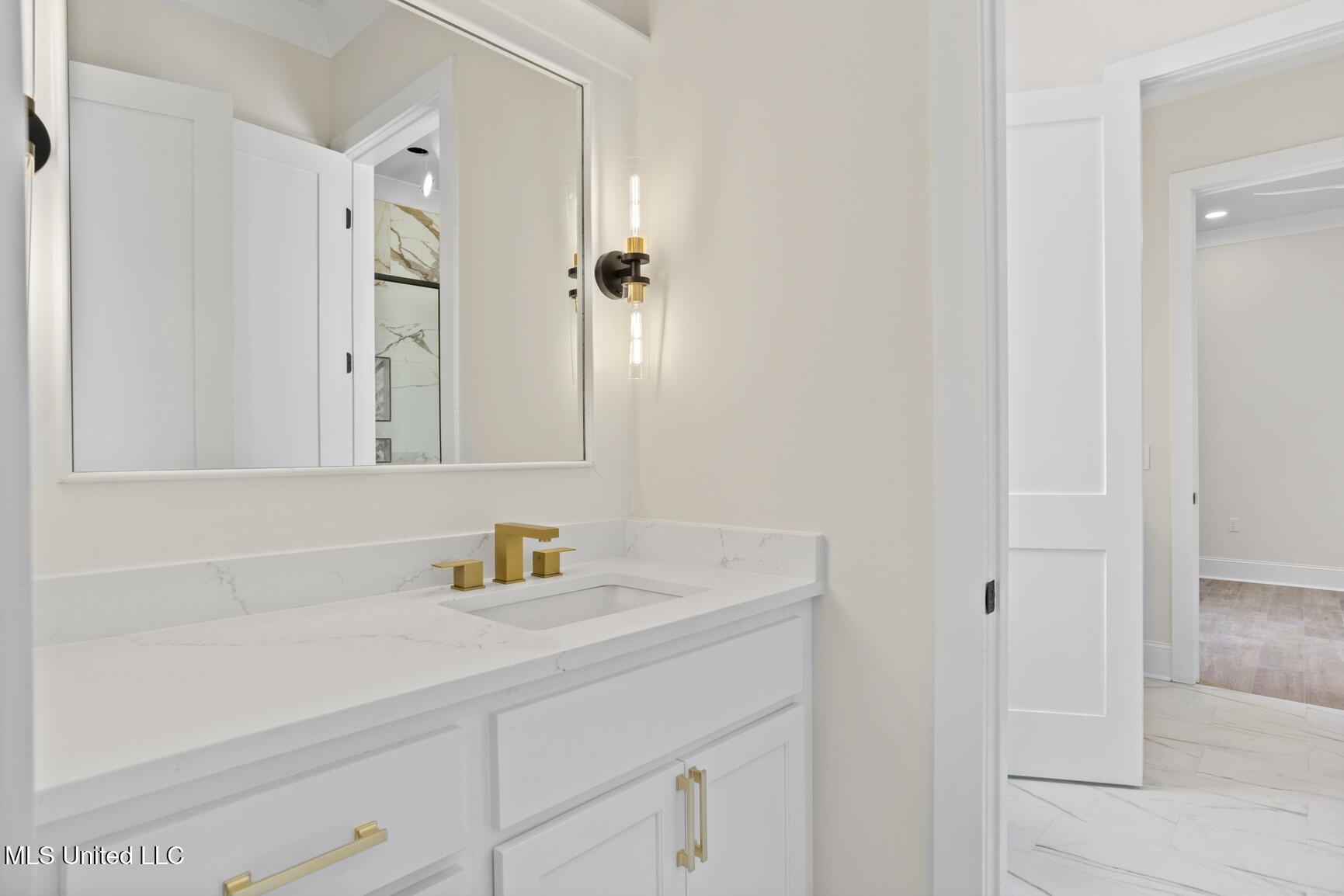 102 Venice Circle, Madison