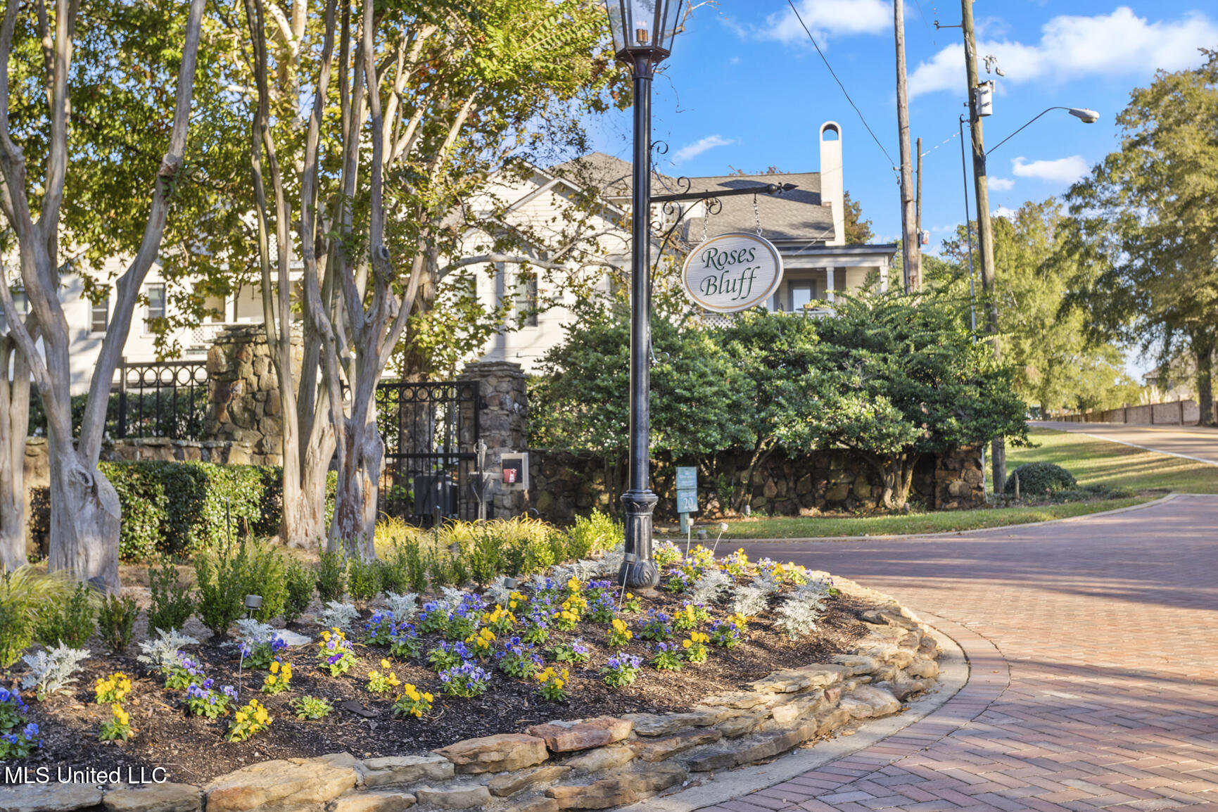 135 Winter Teal Place