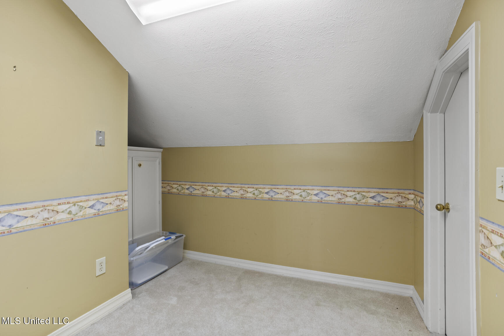 135 Winter Teal Place