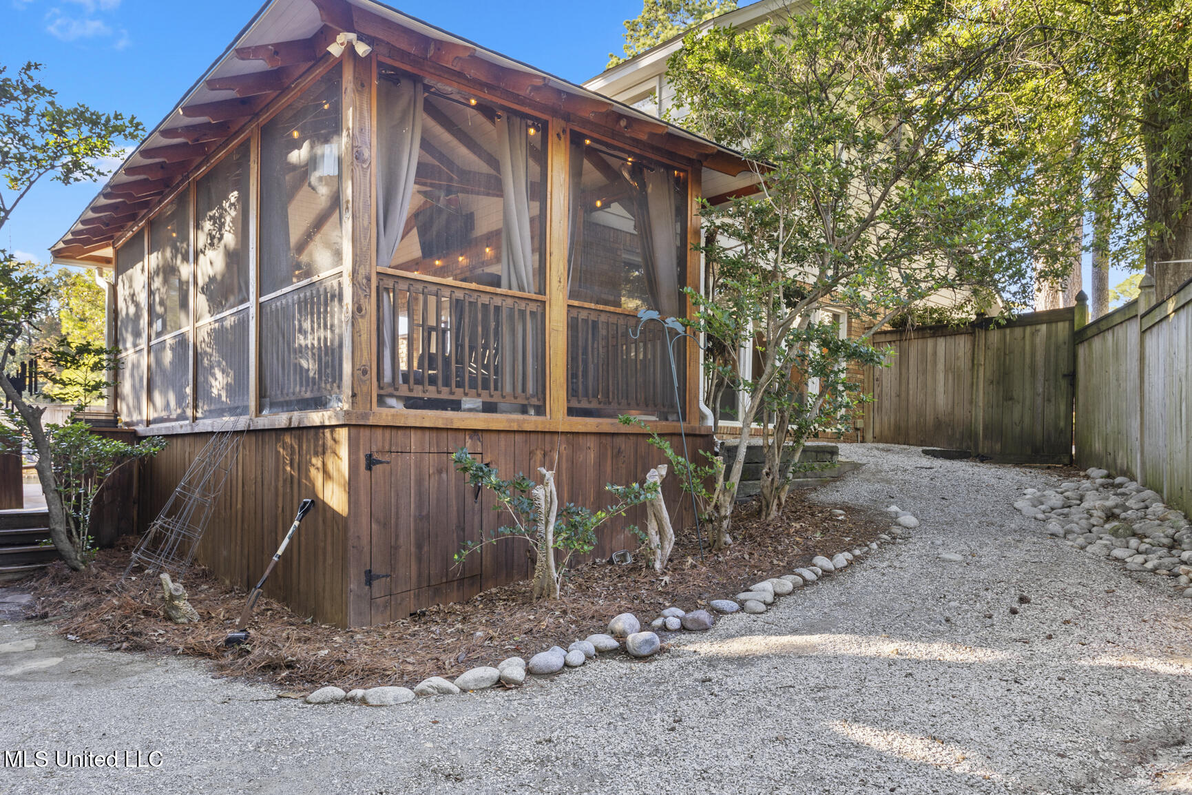 135 Winter Teal Place