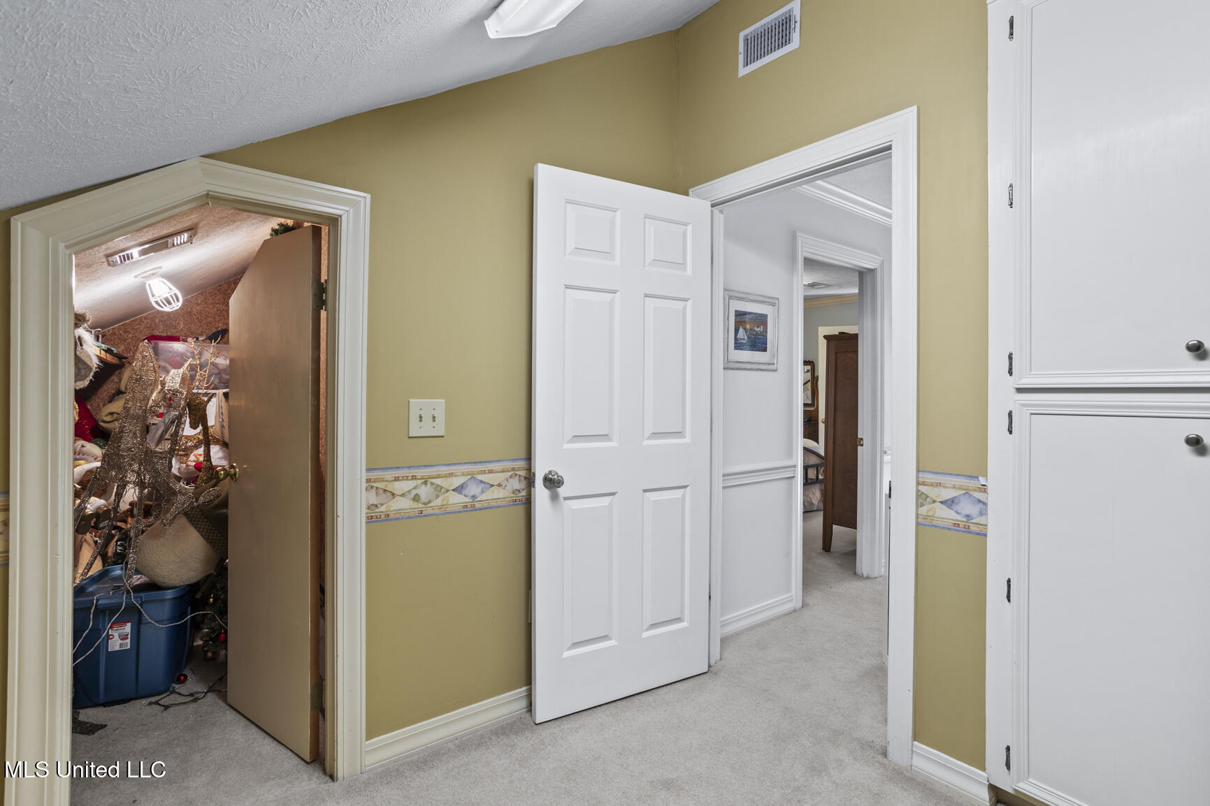 135 Winter Teal Place