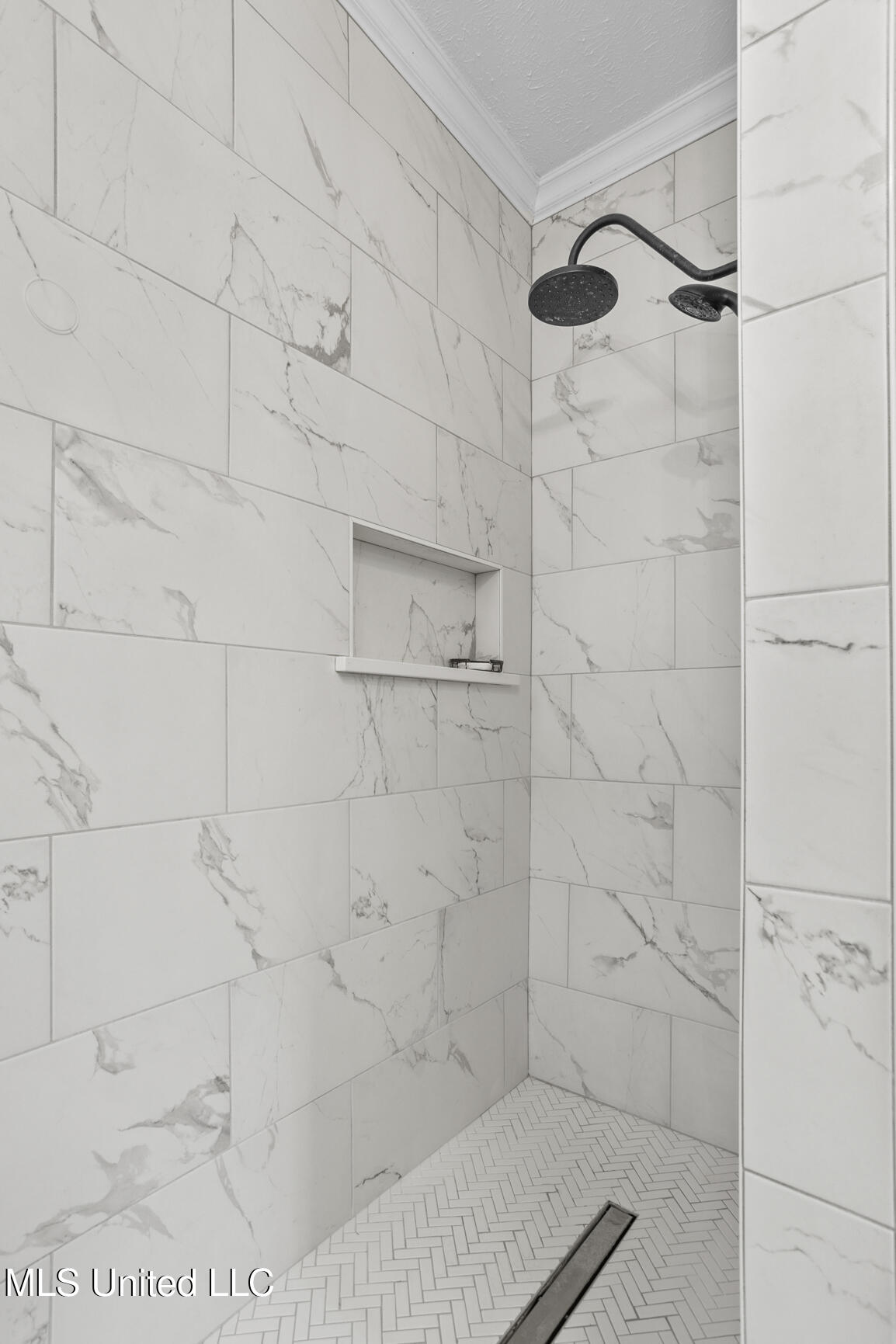 819 W Deerfield Drive