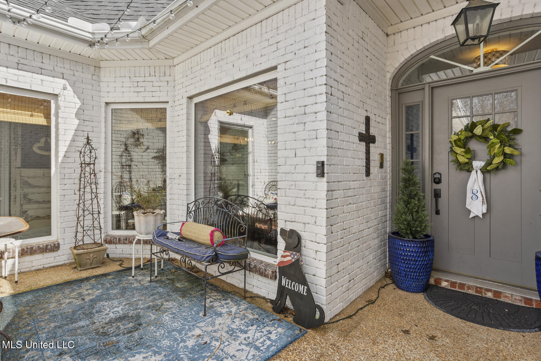 819 W Deerfield Drive