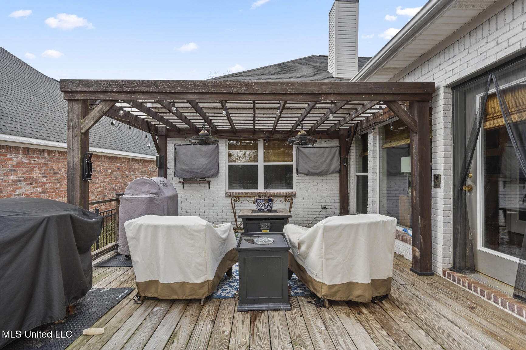 819 W Deerfield Drive