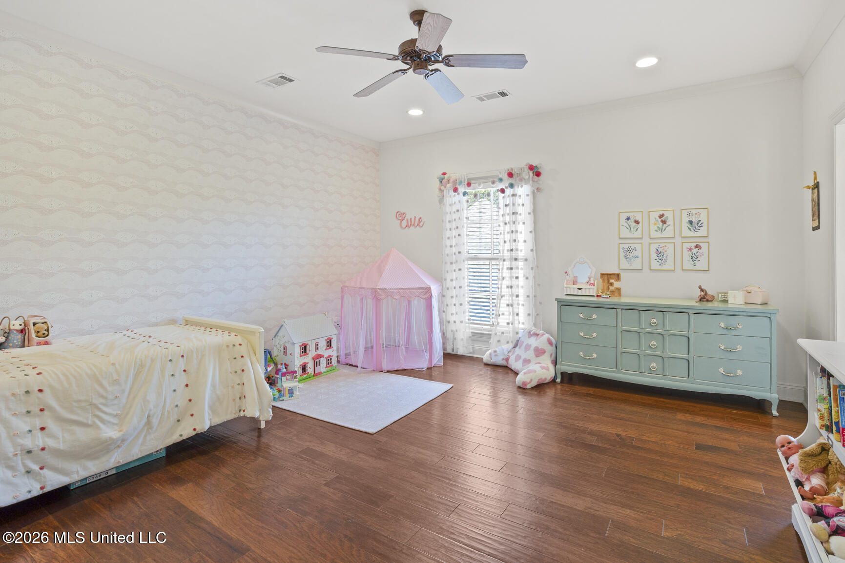 130 Summer Lake Drive