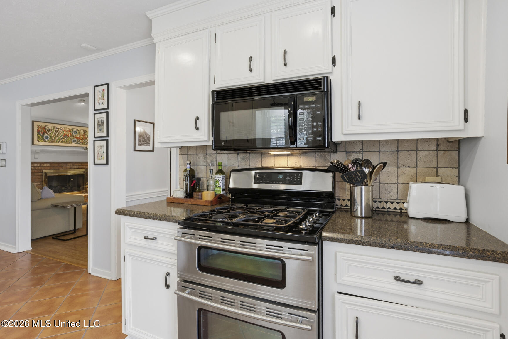 212 Cobblestone Drive