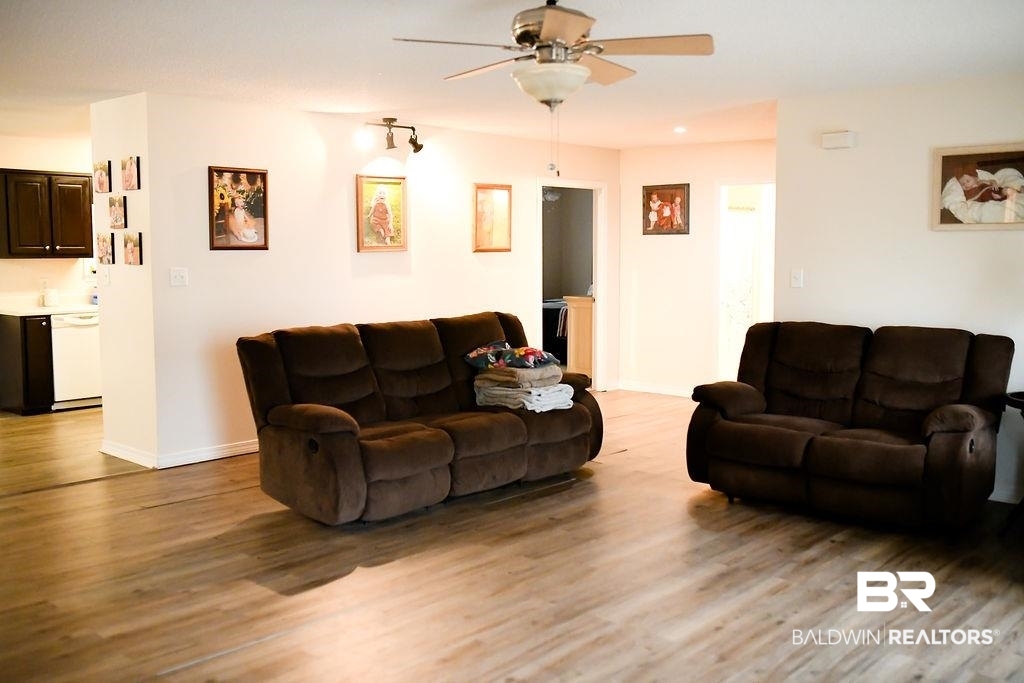 17816 Highway 41